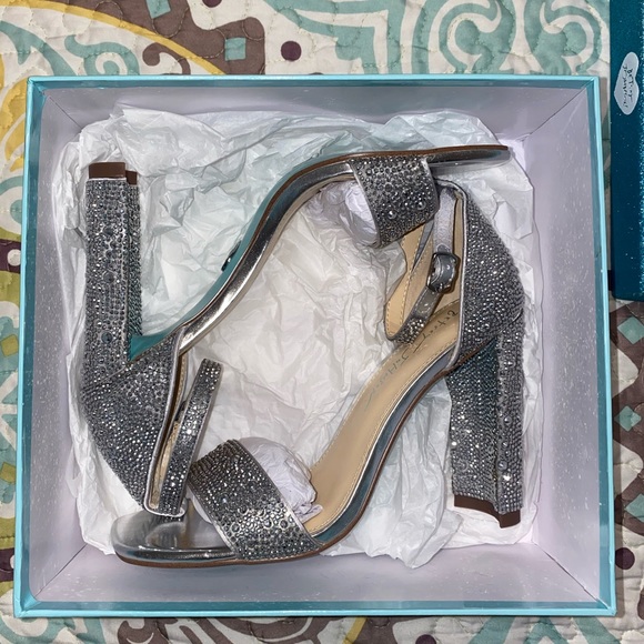 Betsey Johnson Rina Heels - Picture 2 of 6